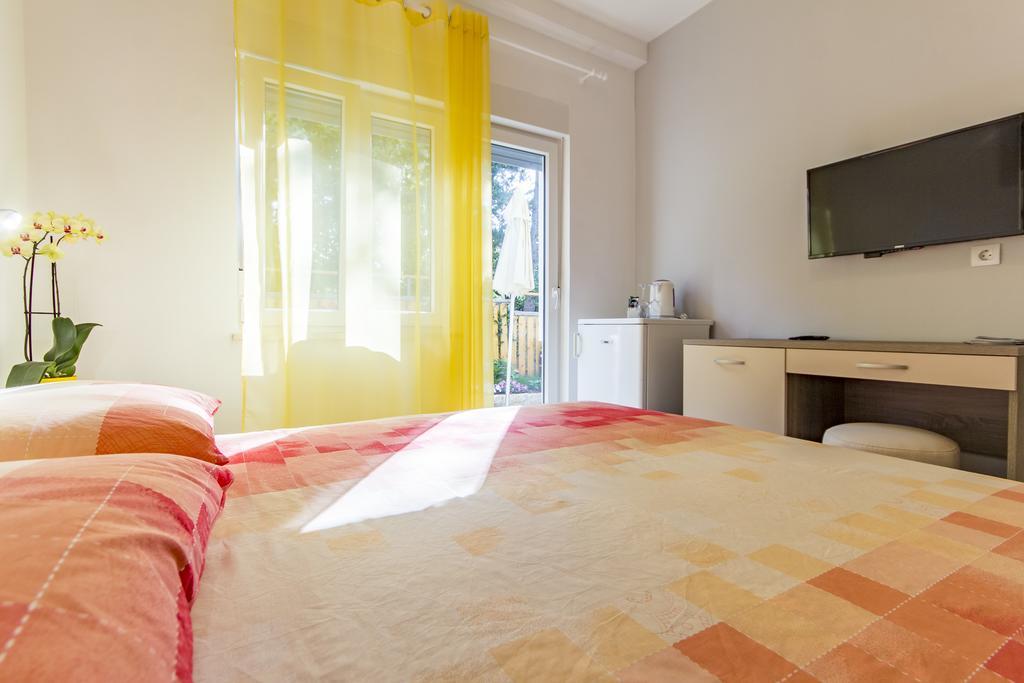 Rooms Vilena Medulin Exterior foto
