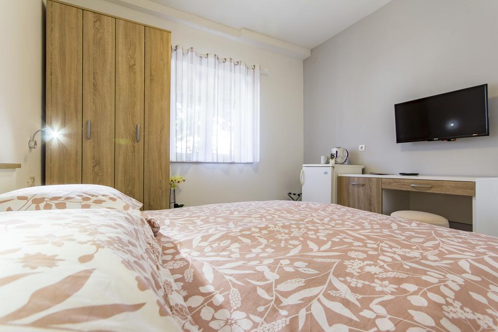 Rooms Vilena Medulin Exterior foto