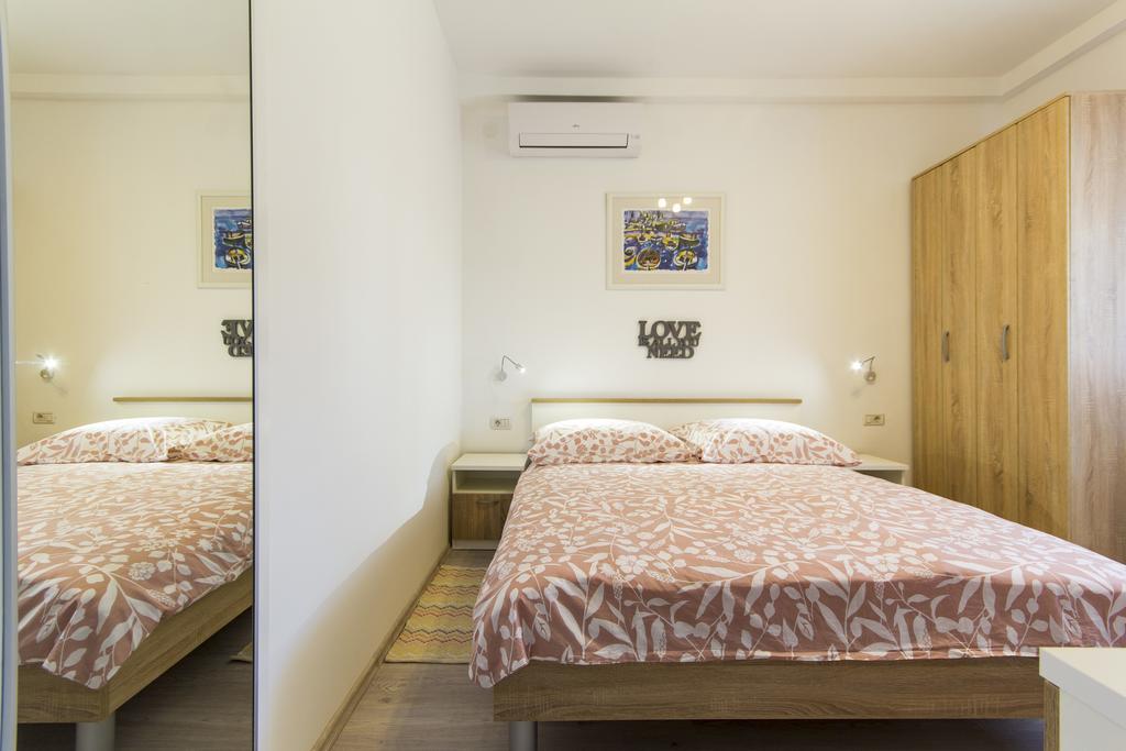 Rooms Vilena Medulin Exterior foto