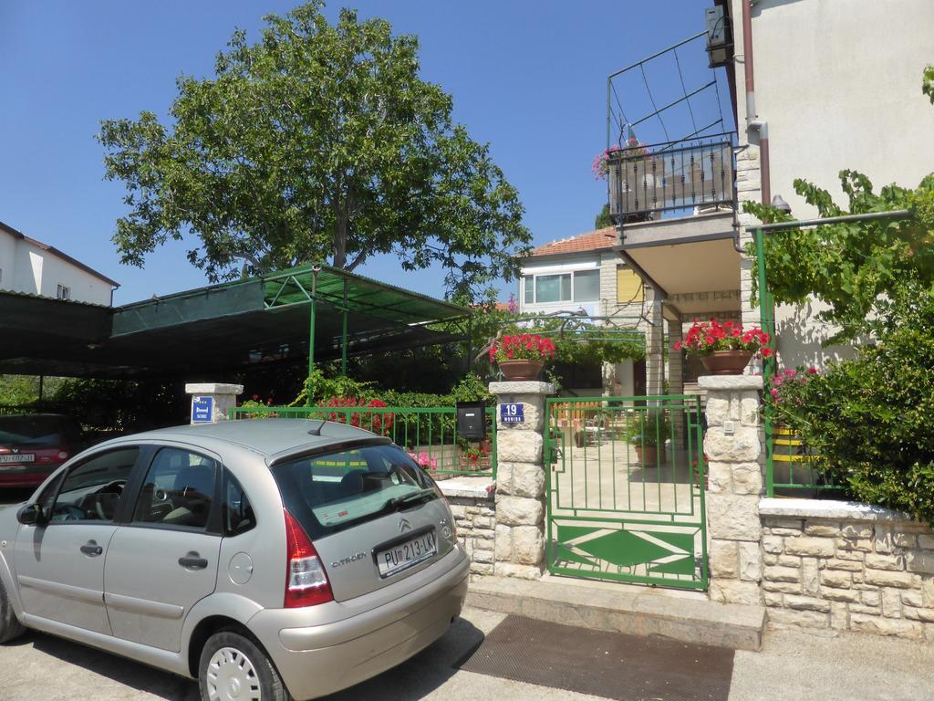 Rooms Vilena Medulin Exterior foto