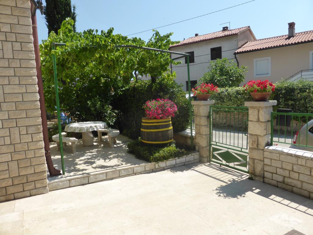 Rooms Vilena Medulin Exterior foto